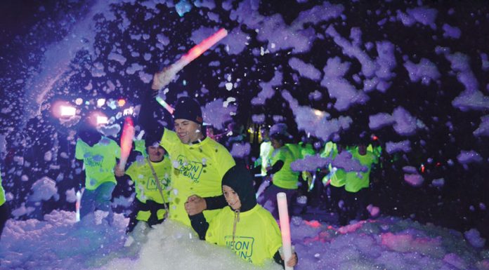 Neon Run atraiu meio milhar de pessoas às Caldas