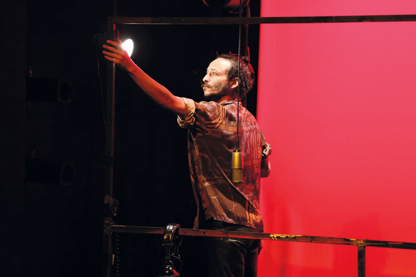 Teatro: “Police Machine” continua em cena até ao dia 26 de novembro