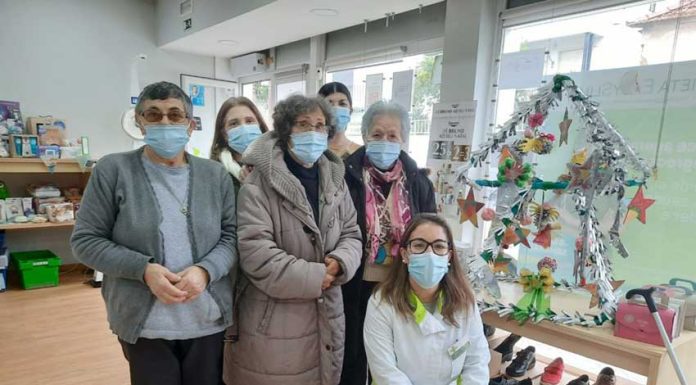 Utentes de IPSS decoram Farmácias do Grupo Correia Rosa no Natal
