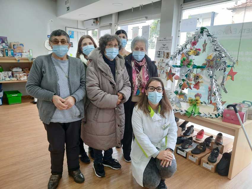 Utentes de IPSS decoram Farmácias do Grupo Correia Rosa no Natal