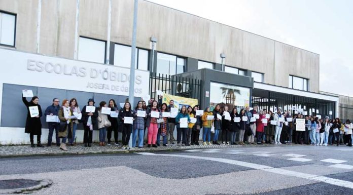 Professores em protesto pela dignificação da profissão