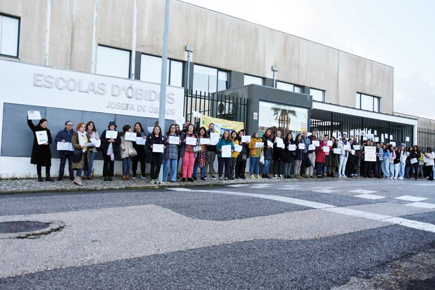 Professores em protesto pela dignificação  da profissão