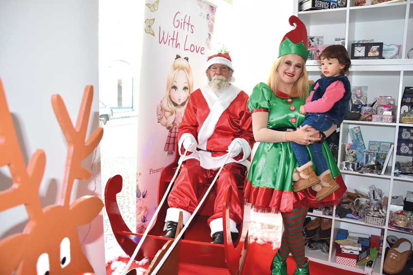 Comerciantes investem em animação nas lojas na época natalícia