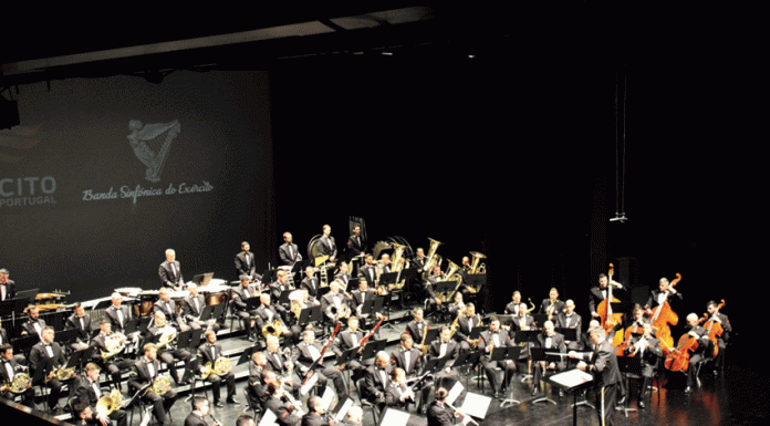 Casa cheia na atuação de Natal da ESE no CCC