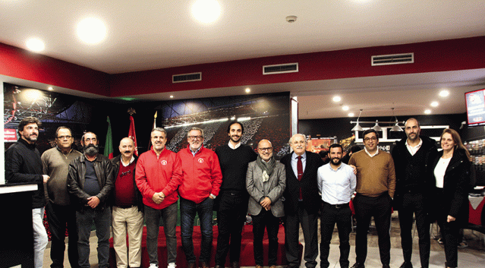 Aniversário da Casa do Benfica trouxe Carlos Manuel e Diamantino às Caldas