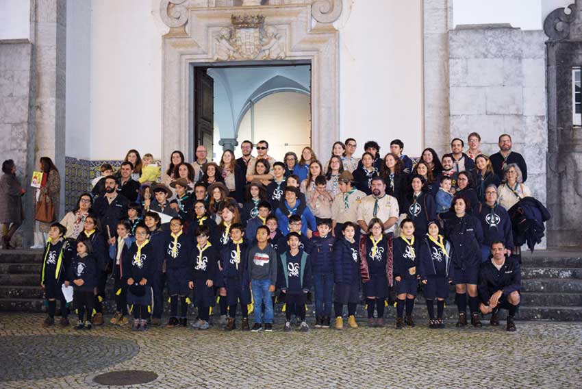 Escuteiros das Caldas distribuem Luz da Paz de Belém pelas paróquias