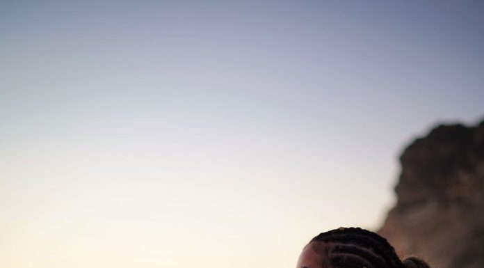 Jornal local da Nazaré inspira autora a criar coleção de roupa