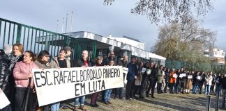 Professores em luta pedem “respeito” pela profissão