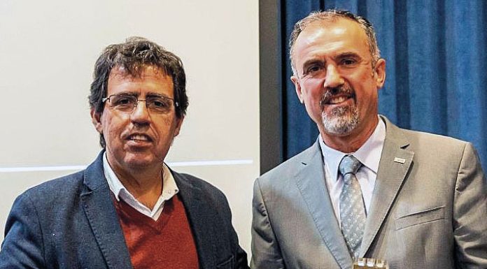 Paulo Almeida recebe prémio Carreira Alumni da Un. Algarve