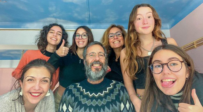 Gomo está de regresso com novo single e faz videoclip com as suas filhas