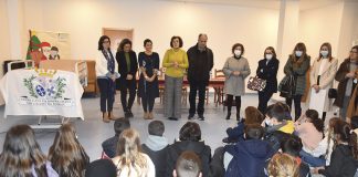 Alunos oferecem equipamento à Misericórdia