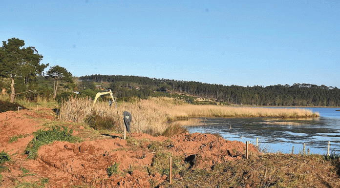 Já começou a obra de reconstrução do cais palafítico na Lagoa