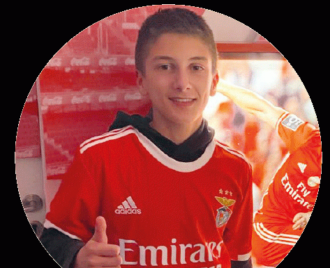 Futebol: Francisco Rodrigues assinou pelo Benfica