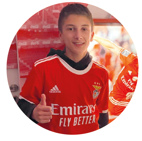 Futebol: Francisco Rodrigues assinou pelo Benfica