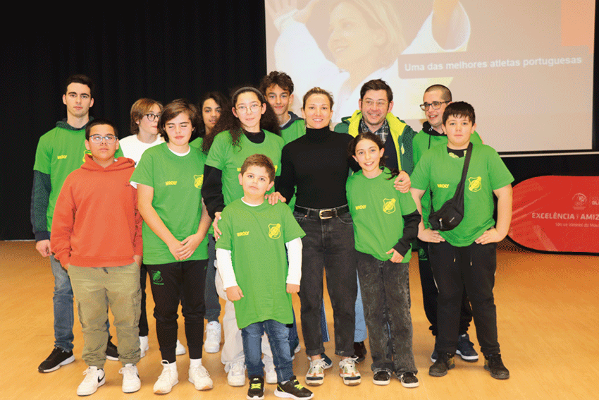 Judo: Telma Monteiro com estudantes  no Bombarral