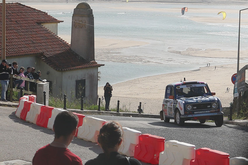 Centenas de pessoas no domingo para assistir à Rampa da Foz