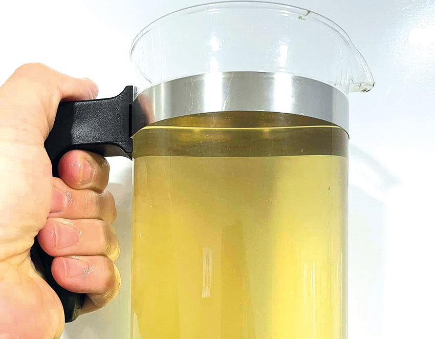 Munícipe queixa-se da qualidade da água da rede pública