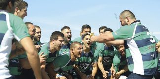 Vitória sofrida no dérbi do Oeste