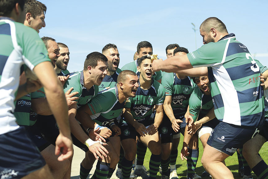 Vitória sofrida no dérbi do Oeste