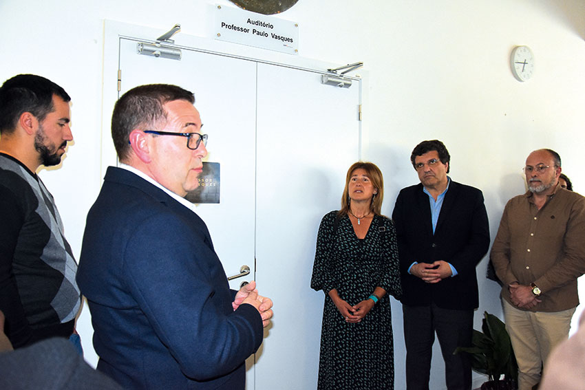 Escola Bordalo Pinheiro homenageou professor Paulo Vasques