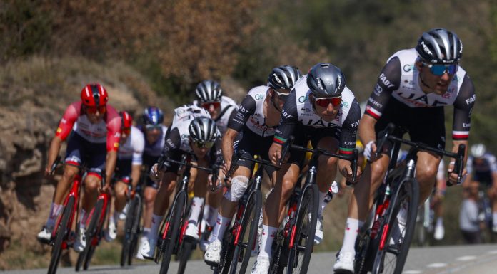 João Almeida em bom plano sobe ao pódio na Catalunha