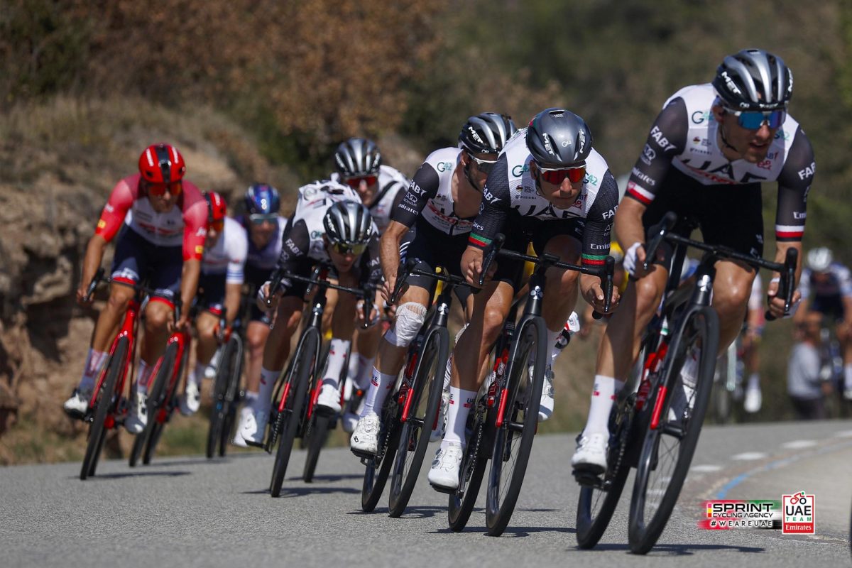 João Almeida em bom plano sobe ao pódio na Catalunha
