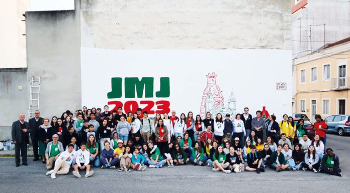 Jovens criam mural alusivo à JMJ nas Caldas