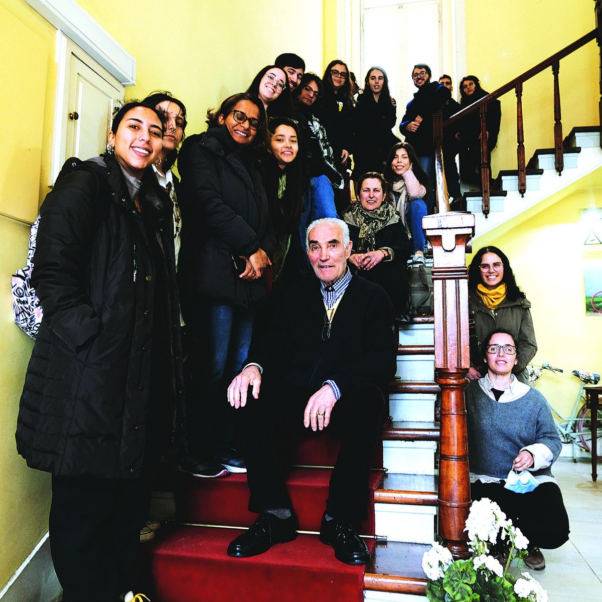 Alunos da ESAD fazem rebranding das ONG