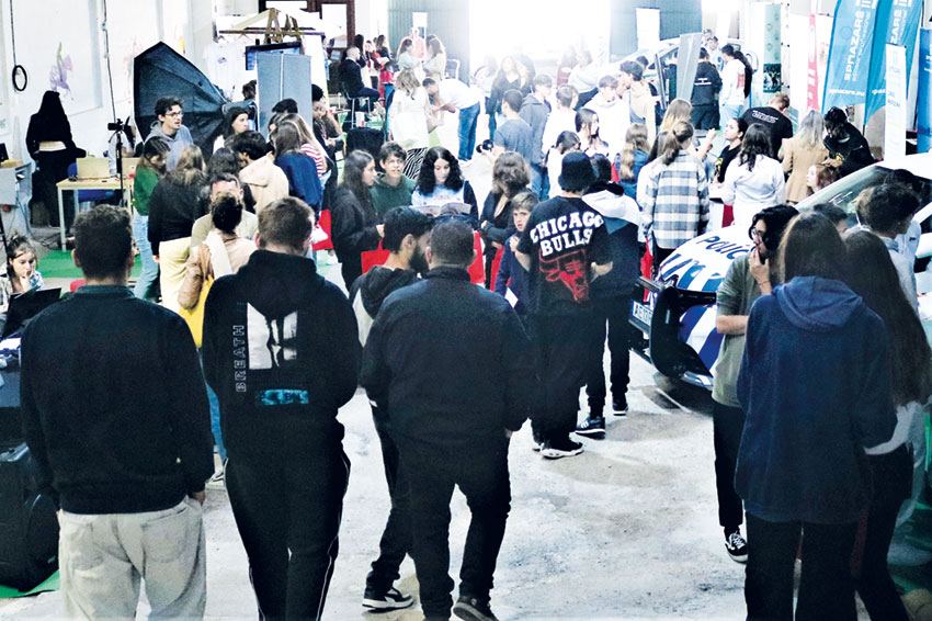 Primeira Feira do Ensino e Formação da Gazeta recebeu mais de mil estudantes