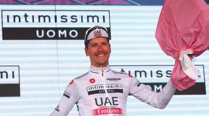 João Almeida em grande plano vence etapa e sobe a segundo na geral