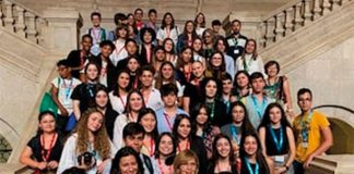 Alunos da D. João II presentes na Nacional do Parlamento dos Jovens