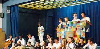 Peça solidária lotou a escola Raul Proença