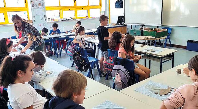 Caldas: Ceramista Sílvia Jácome foi à Escola Básica de Salir de Matos