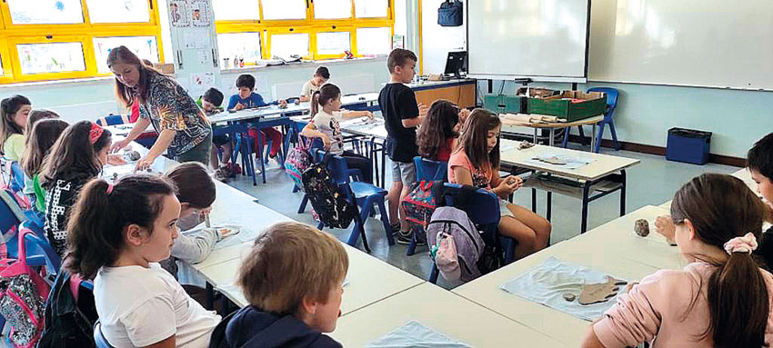 Caldas: Ceramista Sílvia Jácome foi à Escola Básica de Salir de Matos
