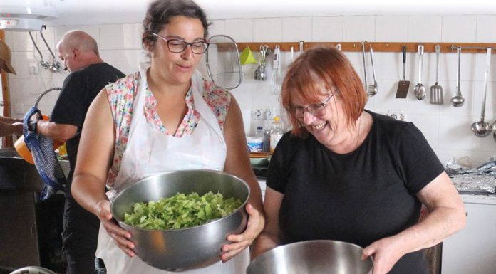 Voluntários proporcionaram um dia de folga ao Quim