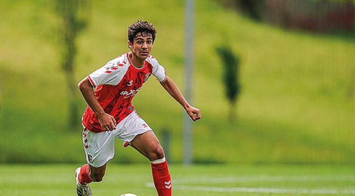 Futebol: Tiago Ferreira é campeão da 2ª Divisão nacional de Sub-17