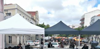 Rádio Observador lançou emissão com direto da Praça da Fruta