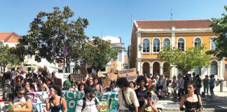 Mais de 300 pessoas na marcha LGBT nas Caldas