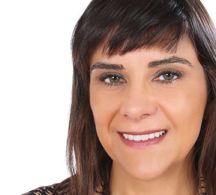 Inês Silva lançou livro depois de viagem pela EN2