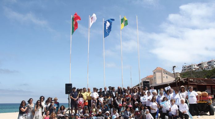 Bandeira Azul hasteada nas praias da Foz do Arelho