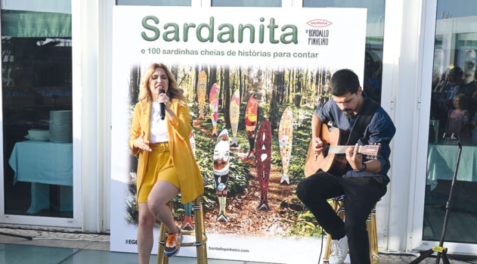 Mais oito sardinhas by Bordallo Pinheiro