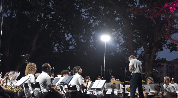 Parque e ruas servem de palco para animação