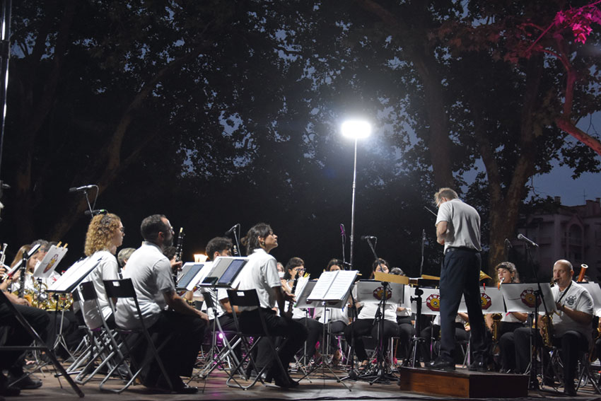 Parque e ruas servem de palco para animação