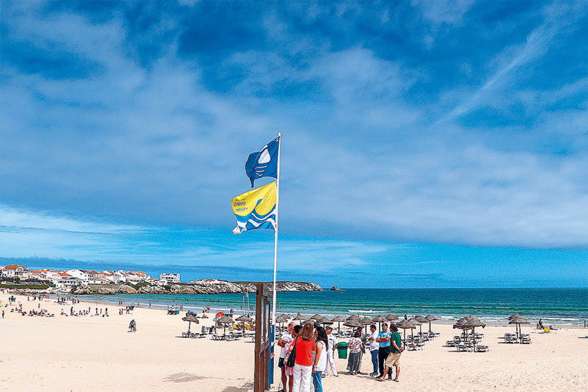 Peniche: Bandeira Qualidade Ouro 2023 hasteada no Baleal