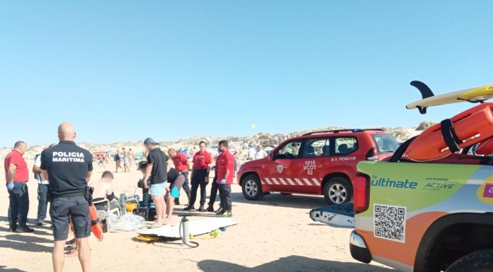 Surfista ficou inconsciente após acidente com prancha em Peniche