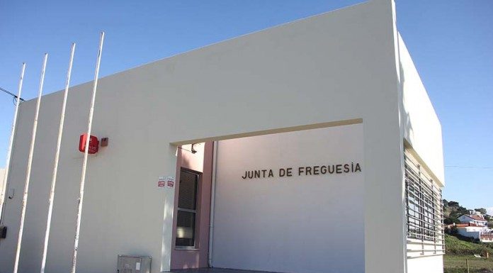 Presidente e ex-secretária da Junta da Foz do Arelho condenados a penas de 4 e 3 anos