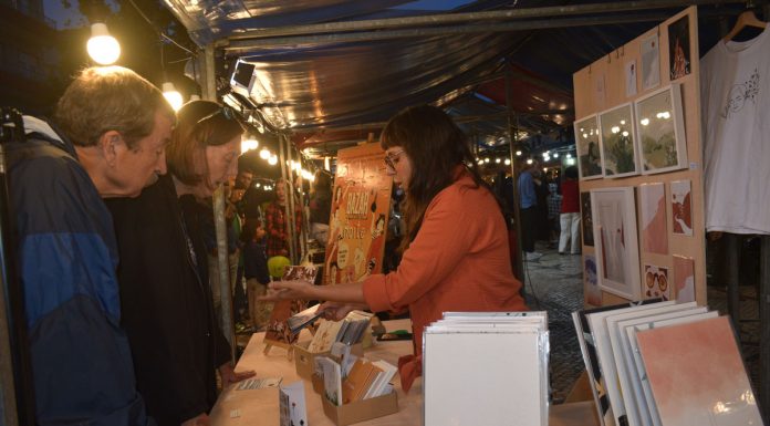 Bazar à Noite encheu a Praça