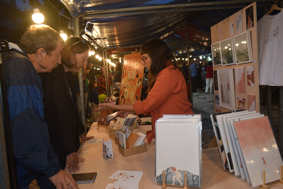 Bazar à Noite encheu a Praça