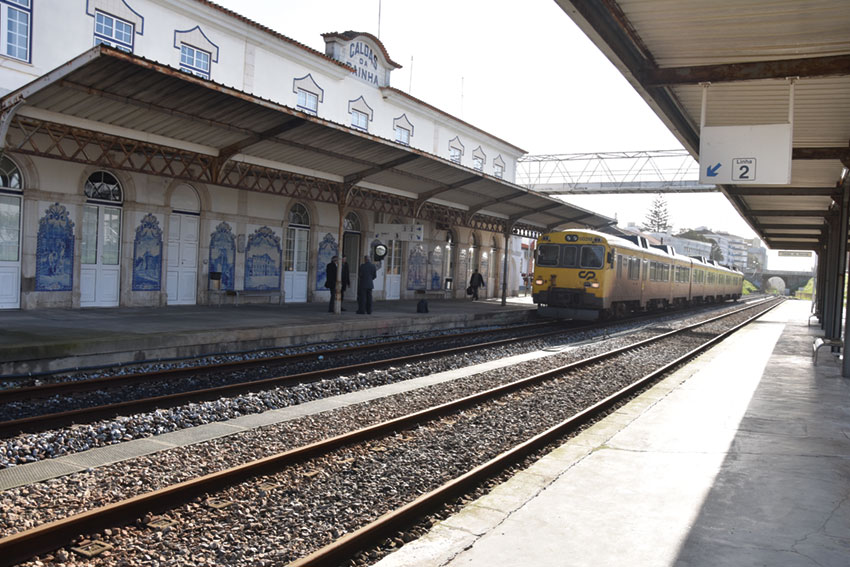 Comissão alerta para necessidade de novos comboios