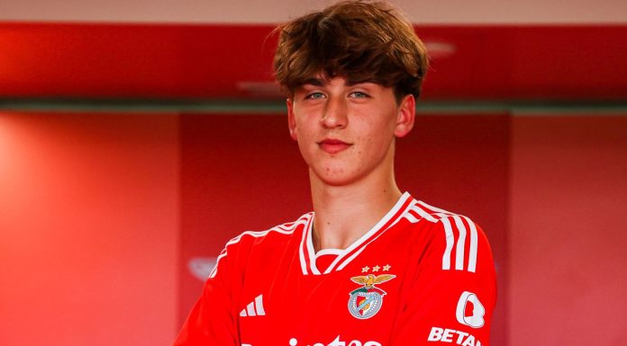 Futebol: Dinis Telehovski assinou contrato profissional no Benfica